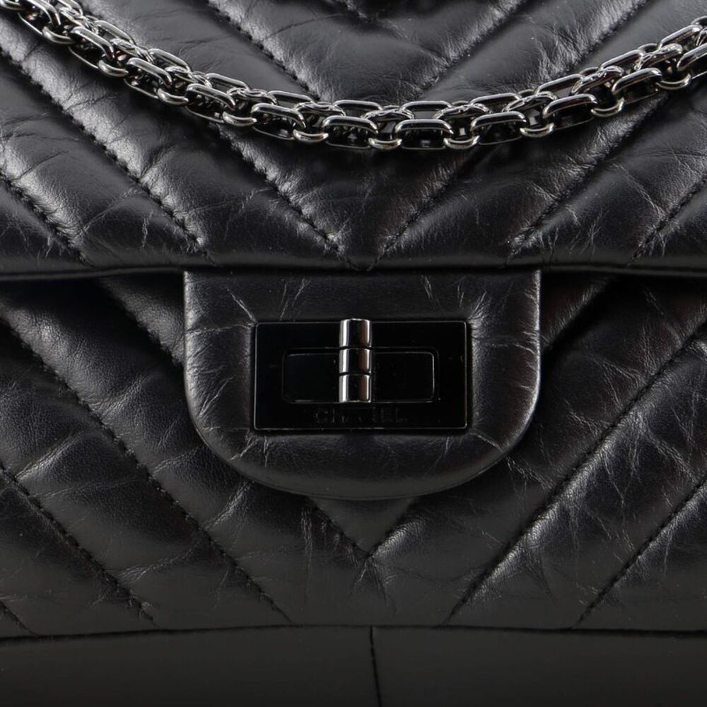 Chanel So Black Reissue 2.55 Flap Bag Chevron Aged Calfskin 226 Black - Picture 6 of 8